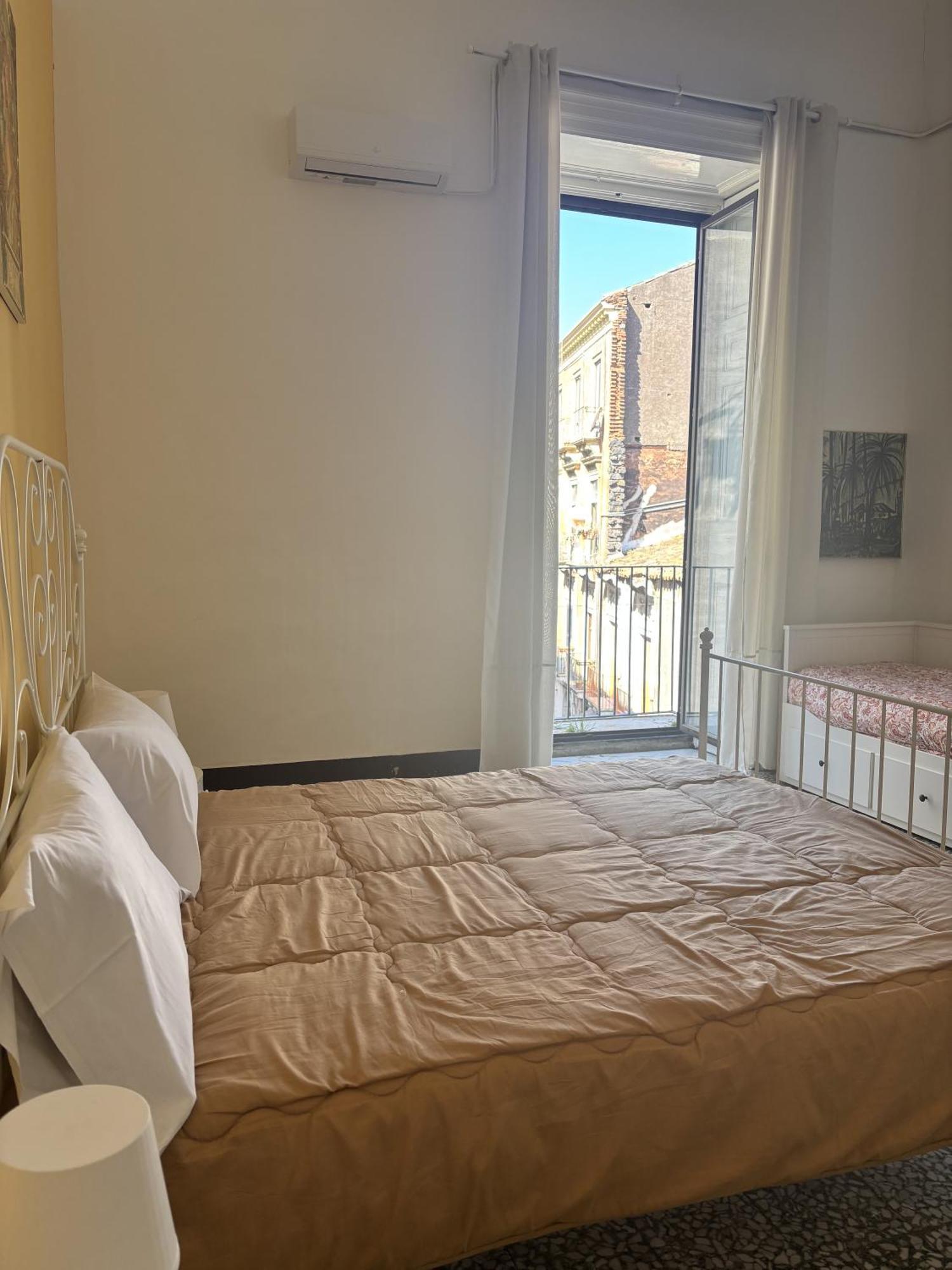 Il Teatro Rooms Catania Exterior photo